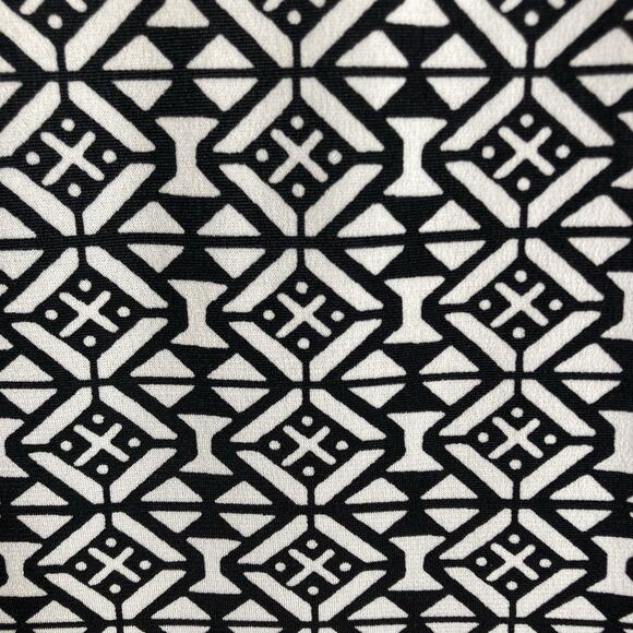 Chico's Women's Black White Geometric Faux Wrap Tunic Top‎ Size 3 XL Old Money - Picture 10 of 10